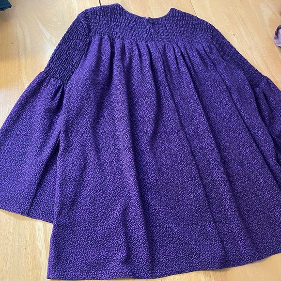 Michael Kors Women’s Purple Smocked Neck blouse Sz Large - Picture 8 of 13